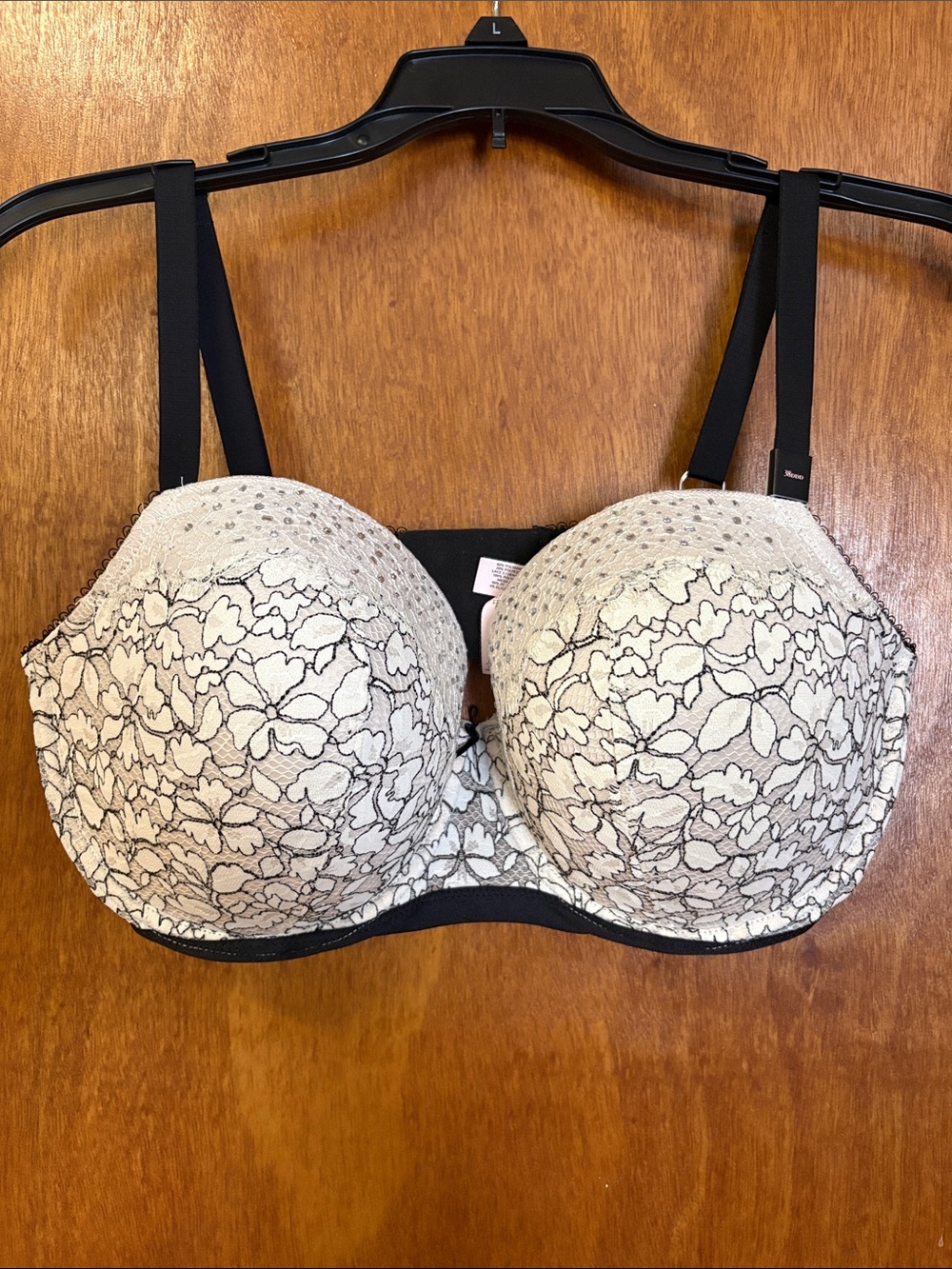 Victoria's Secret Black & Cream Lace Underwire Bra NWT 38DDD